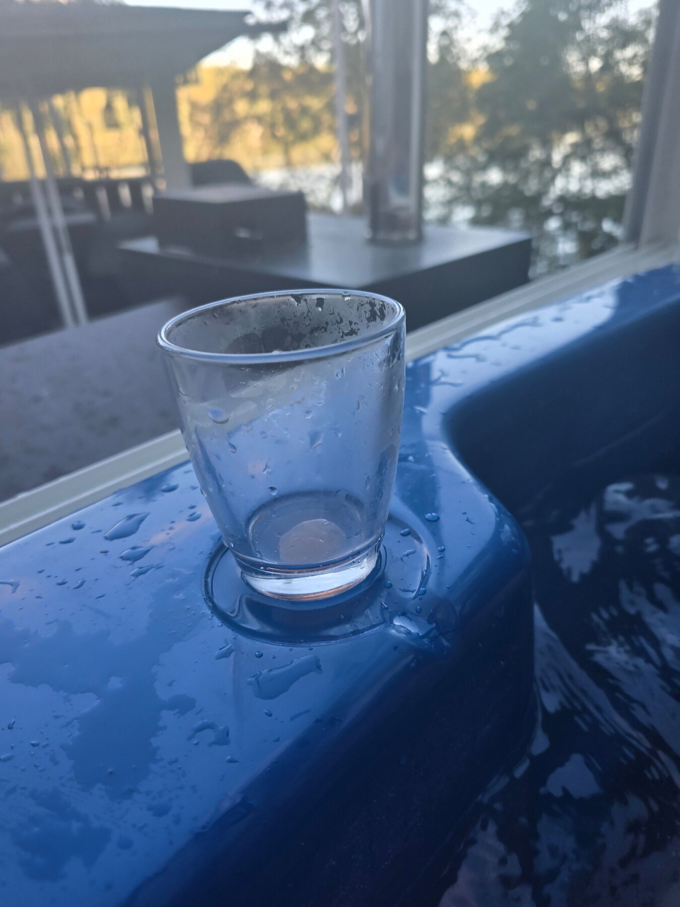 Pieni lasinen shottilasi